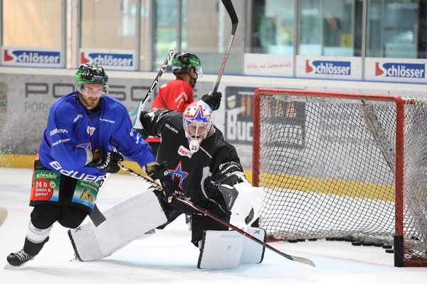 torszene training Die erste Eistrainings-Einheit der neuen Saison. Bilder: F.Enderle