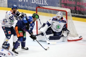 Am Freitag sind die Towerstars zu Gast beim Tabellenführer Kassel Huskies. Das Hinspiel gewannen sie mit 5:2. Bild: Kim Enderle