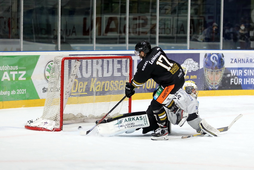 Die Bayreuth Tigers erwiesen sich bereits in den beiden Hinspielen als zäher Gegner. In Bayreuth gab es eine 1:3 Niederlage, auf eigenem Eis gab es für die Towerstars einen 3:2 Sieg nach Penaltyschießen. Bild: Kim Enderle