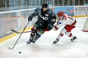 Die Towerstars haben gegen Landshut zwei wichtige Punkte liegen lassen. Bild: Kim Enderle