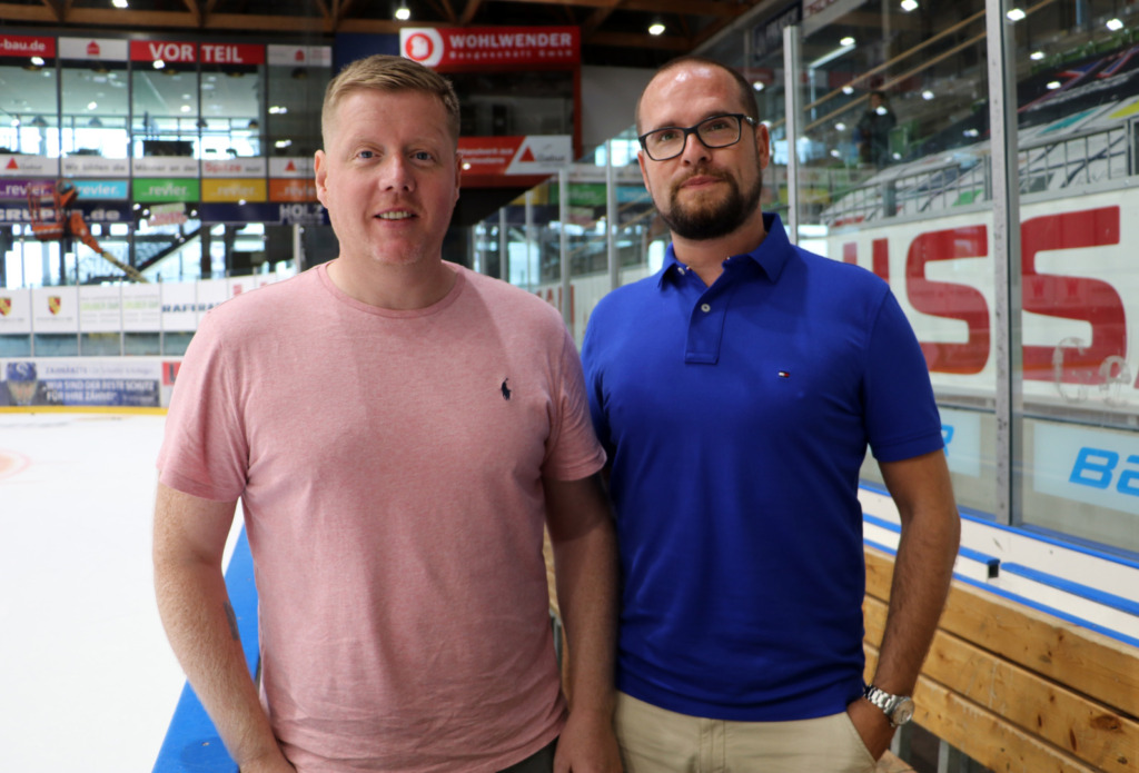 towerstars peter russel daniel heinrizi Towerstars Trainer Peter Russell mit Daniel Heinrizi, Geschäftsführer Sport. Bild: F.Enderle