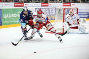 14 Nick Latta (Ravensburg Towerstars) 24 Simon Stowasser (EV Landshut)