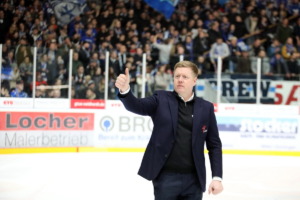 Coach Peter Russell (Ravensburg Towerstars) (EV Landshut)