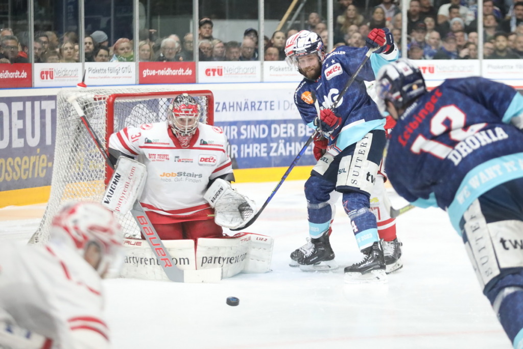 Zum Auftakt der neuen Hauptrunde treffen die Towerstars auf den Gegner der letzten Finalserie, den EC Bad Nauheim. Bild: Kim Enderle