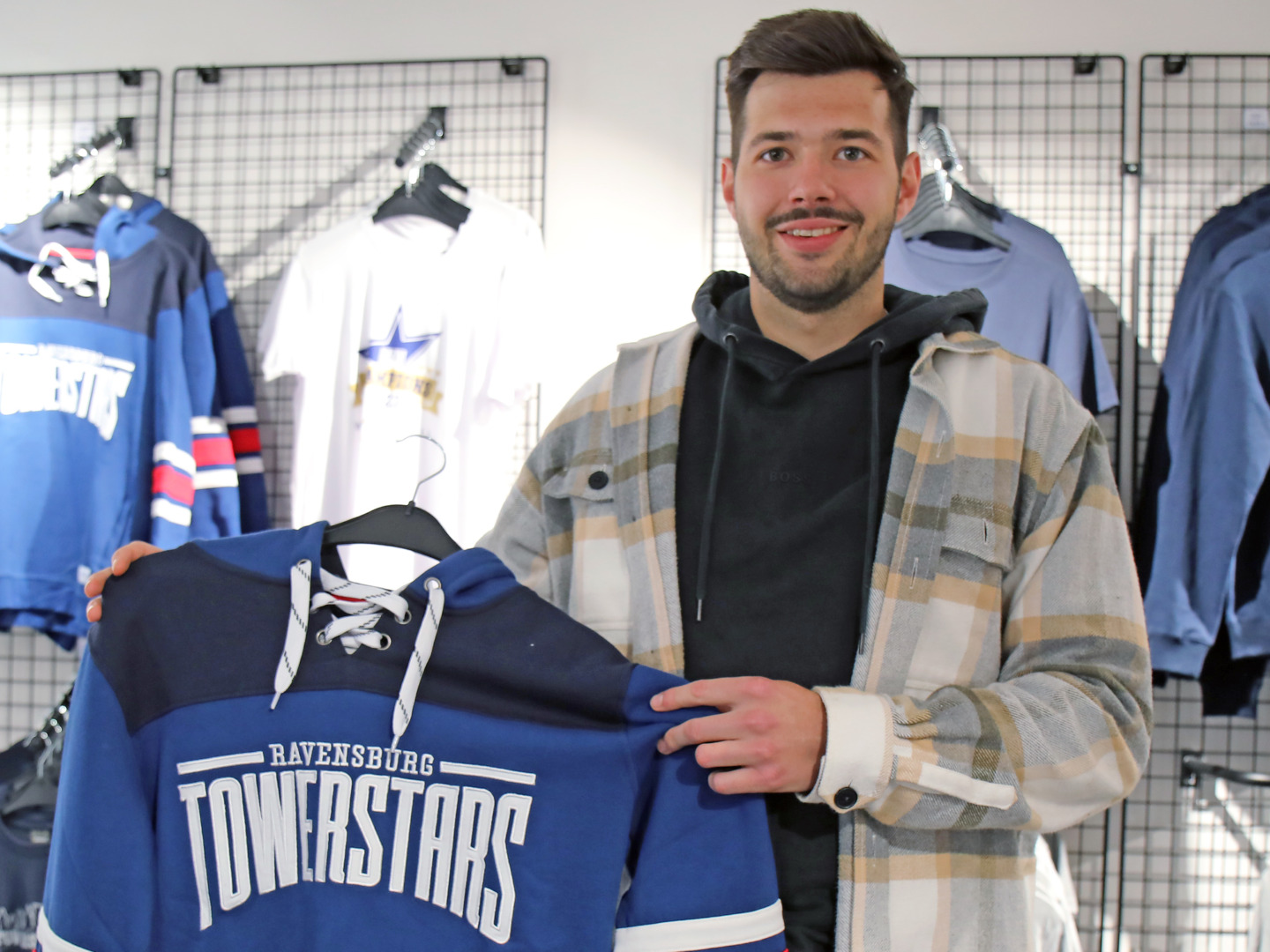 TOWERSTARS VERPFLICHTEN STÜRMER LUKAS MÜHLBAUER Towerstars