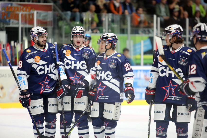 Die Towerstars wollen am Family Day die Punkte auf eigenem Eis behalten. Bild: Kim Enderle