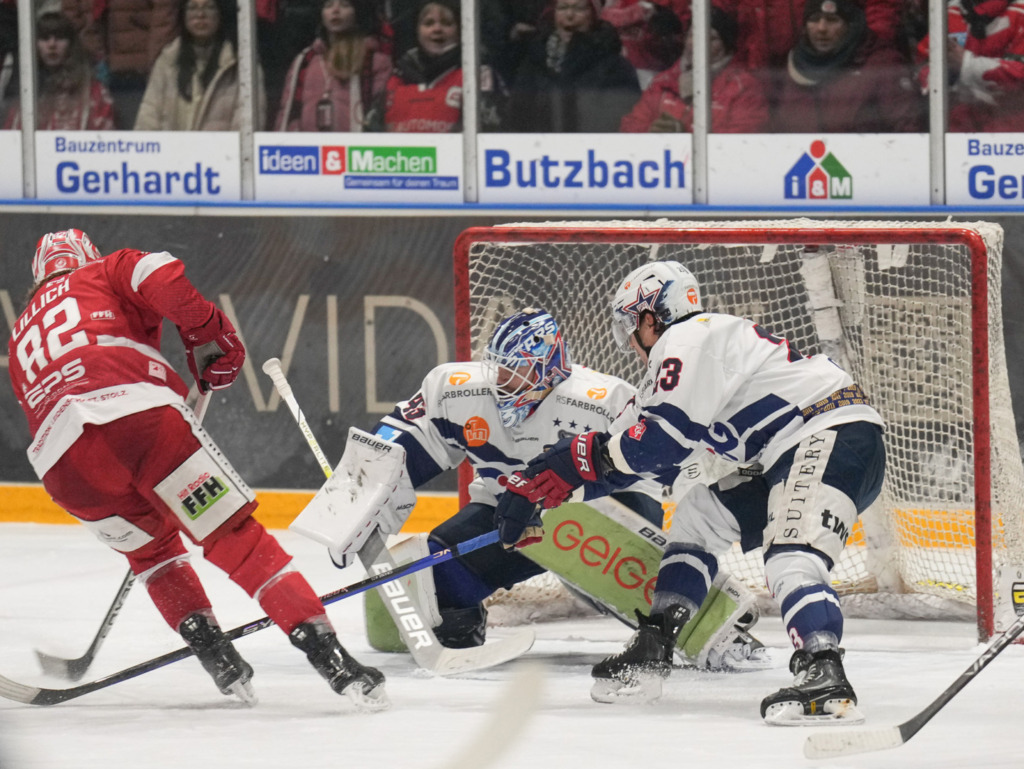 Markus Lillich erziet in dieser Szene das 5:2 für Bad Nauheim. Bild: A.Chuc