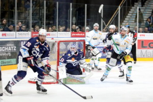 76 Denis Paffengut, 43 Ilya Sharipov (Ravensburg Towerstars) (Bietigheim Steelers)