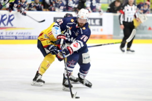 76 Denis Pfaffengut(Ravensburg Towerstars) 11 Viktor Buchner (EHC Freiburg)