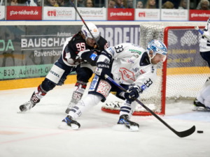 95 Mathew Santos (Ravensburg Towerstars)  33 David Suvanto (Dresdener Eislöwen)