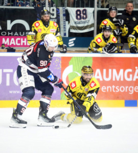90 Adam Payerl (Ravensburg Towerstars) 6 Lucas Lessio (Krefeld Pinguine)