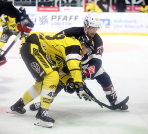 70 Maximilian Hadraschek (Ravensburg Towerstars) 43 Alexander Weiß (Krefeld Pinguine)