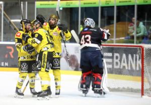 (Ravensburg Towerstars) (Krefeld Pinguine)