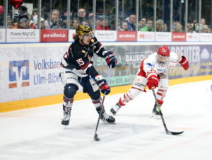 95 Mathew Santos (Ravensburg Towerstars) 6 Michael Reich (EV Landshut)