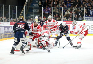 Zum zweiten Mal empfangen die Towerstars den EC Bad Nauheim. Bild: Kim Enderle