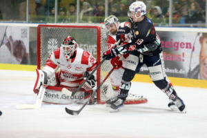 19 Erik Karlsson (Ravensburg Towerstars)  35 Gerry Kuhn (EC Bad Nauheim)