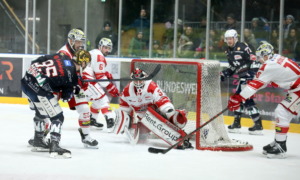 95 Mathew Santos (Ravensburg Towerstars) 35 Gerry Kuhn (EC Bad Nauheim)