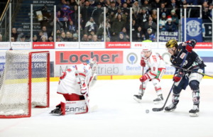 95 Mathew Santos (Ravensburg Towerstars) 75 Jonas Neffin (Eisbaeren Regensburg)