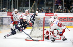 90 Adam Payerl (Ravensburg Towerstars) 75 Jonas Neffin  (Eisbaeren Regensburg)