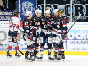 (Ravensburg Towerstars) (EHC Freiburg)