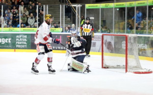 43 Ilya Sharipov (Ravensburg Towerstars) 84 Eero ELo (EHC Freiburg)