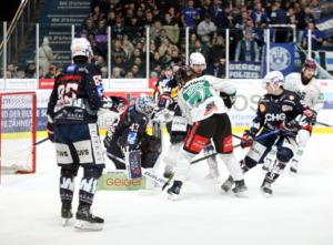 43 Ilya Sharipov (Ravensburg Towerstars) 74 Ludwig Nirschl (Starbulls Rosenheim)