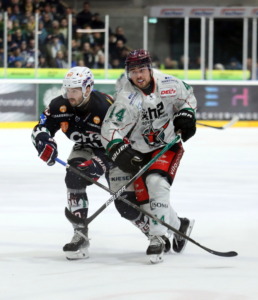89 Lukas Mühlbauer (Ravensburg Towerstars) 14 Dominik TIffels (Starbulls Rosenheim)