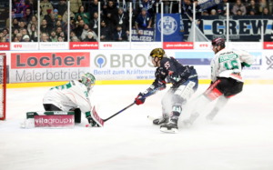 95 Mathew Santos (Ravensburg Towerstars) 16 Pascal Zerressen , 35 Oskar Autio (Starbulls Rosenheim)
