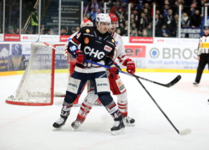 74 Louis Latta (Ravensburg Towerstars) (EV Landshut)