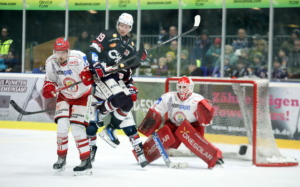 19 Erik Karlsson (Ravensburg Towerstars) (EV Landshut)