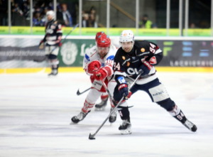 94 Jan Nijenhuis (Ravensburg Towerstars) (EV Landshut)