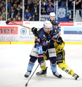 94 Jan Nijenhuis (Ravensburg Towerstars) 76 Miximilian Söll (Krefeld Pinguine)