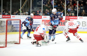 90 Adam Payerl (Ravensburg Towerstars) 34 Jonas Langmann, 25 Andreas Schwarz (EV Landshut)