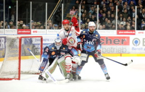(Ravensburg Towerstars) (EV Landshut)