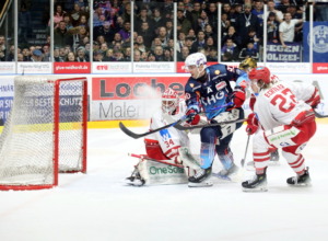 (Ravensburg Towerstars) (EV Landshut)