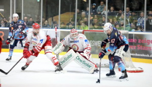 87 Fabian Dietz (Ravensburg Towerstars) 34 Jonas Langmann (EV Landshut)