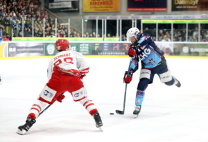 95 Mathew Santos (Ravensburg Towerstars) 25 Andreas Schwarz  (EV Landshut)