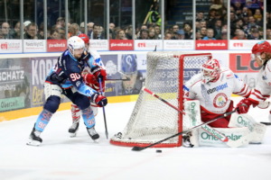 90 Adam Payerl (Ravensburg Towerstars) 34 Jonas Langmann (EV Landshut)