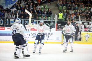 (Ravensburg Towerstars) (Dresdner Eisloewent)