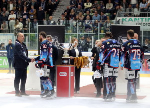 (Ravensburg Towerstars) (Dresdner Eisloewent)