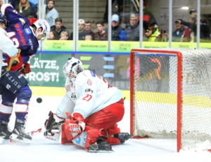 42 Alex Olivier Voyer (Ravensburg Towerstars) 27 Niklas Lunemann  (Duesseldorfer AG)