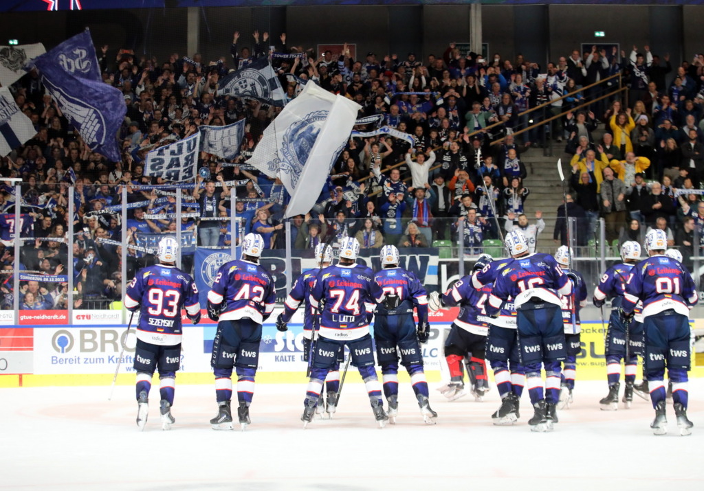Gemeinsam mit den Fans wollen die Towerstars die Trendwende der Saison einleiten. Bild: Kim Enderle