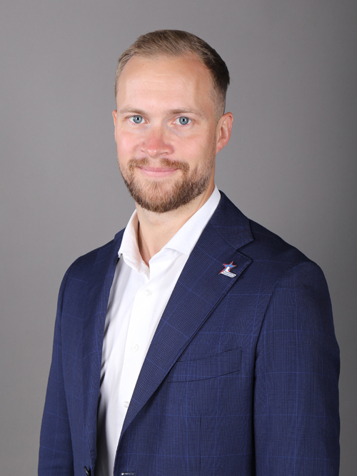 TowerstarsSeitlichLinks2025-26RiedelMarius(1)