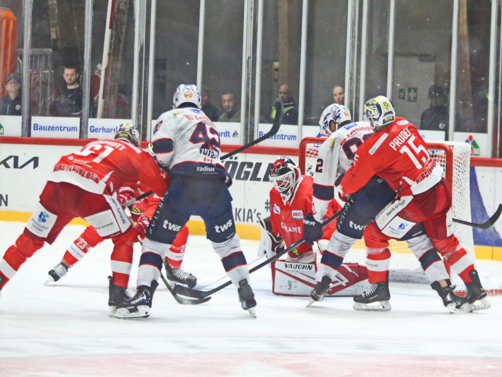 Das Hinspiel konnten die Towerstars knapp mit 3:2 für sich entscheiden. Bild: F.Enderle