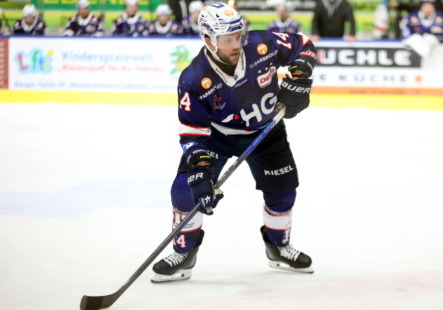 Nick Latta bleibt den Towerstars treu. Bild: Kim Enderle